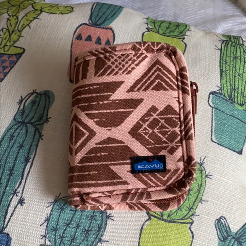 KAVU zip wallet